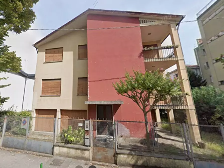 Immagine 2 di Palazzo in vendita  in via Monte Cengio a Padova