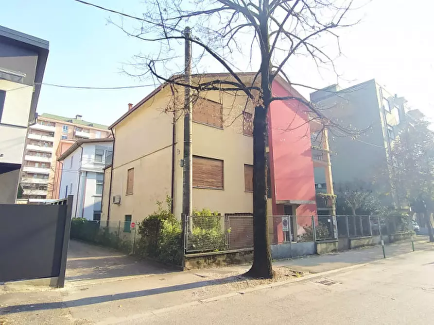 Immagine 8 di Palazzo in vendita  in via Monte Cengio a Padova