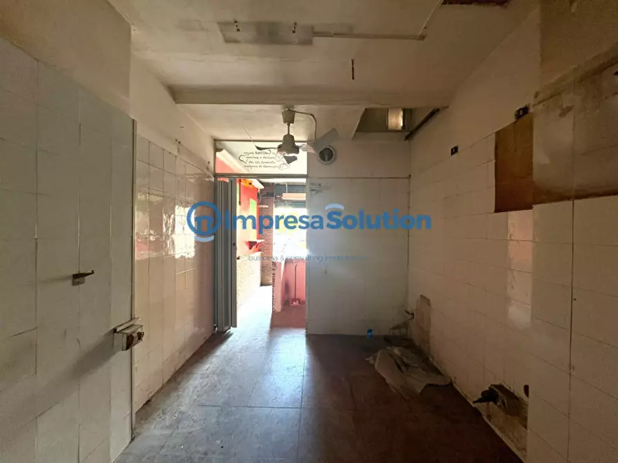 Immagine 17 di Negozio in affitto  in Via Lepanto a Napoli