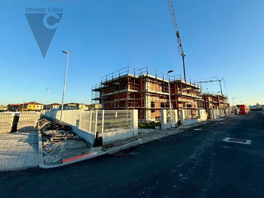 Immagine 5 di Casa trifamiliare in vendita  a Legnaro