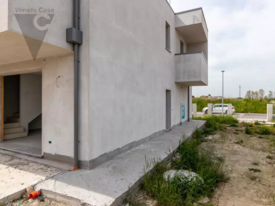 Immagine 11 di Casa trifamiliare in vendita  a Legnaro
