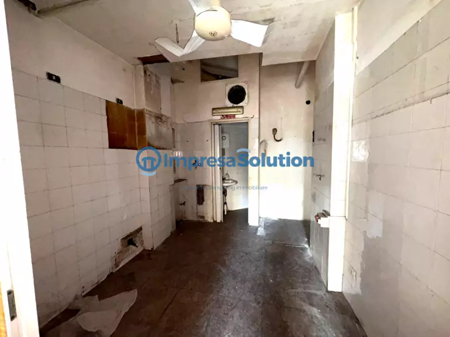 Immagine 15 di Negozio in vendita  in Via Lepanto a Napoli