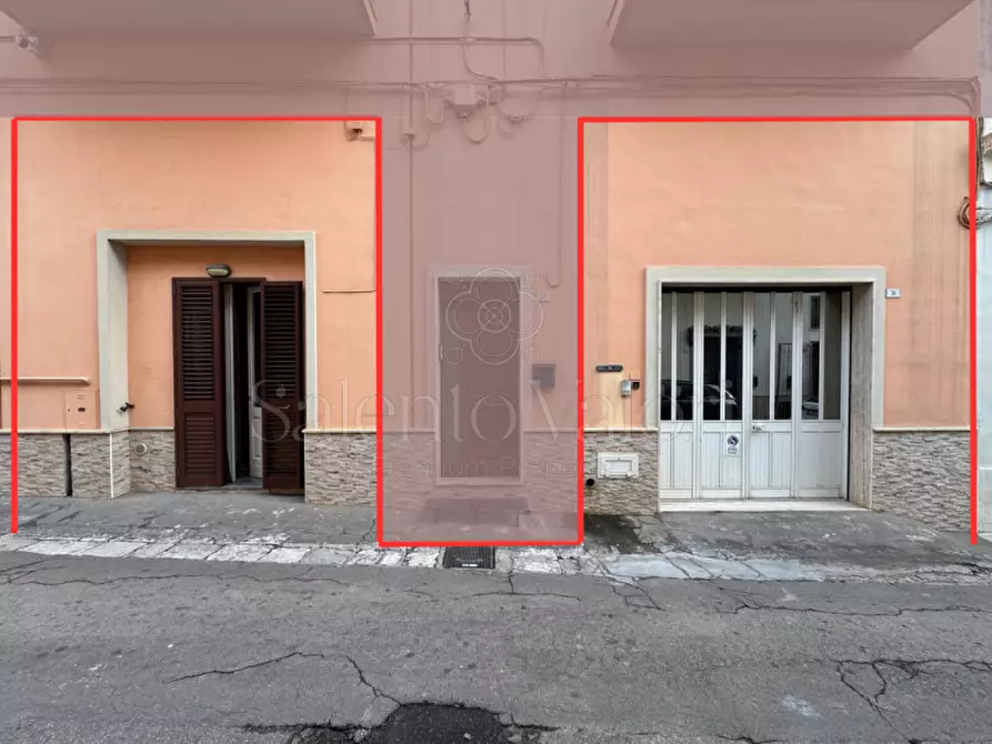 Immagine 1 di Casa bifamiliare in vendita  a Parabita