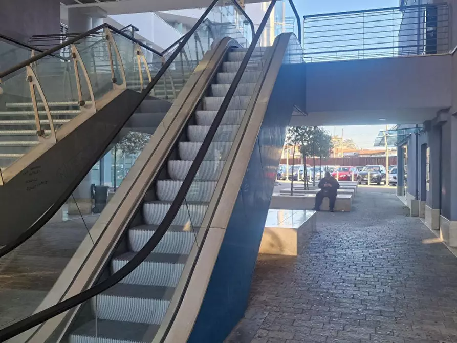 Immagine 14 di Ufficio in vendita  in Piazza J.F. Kennedy, 67051 Avezzano AQ, Italia a Avezzano