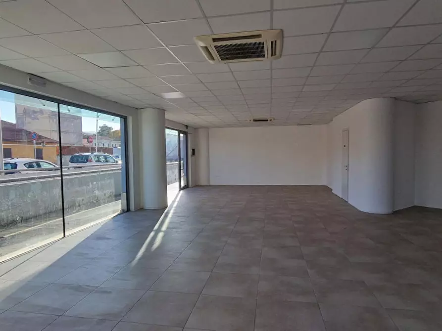 Immagine 3 di Negozio in vendita  in Piazza J.F. Kennedy, 67051 Avezzano AQ, Italia a Avezzano