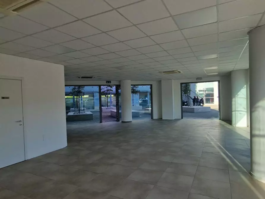 Immagine 8 di Negozio in vendita  in Piazza J.F. Kennedy, 67051 Avezzano AQ, Italia a Avezzano