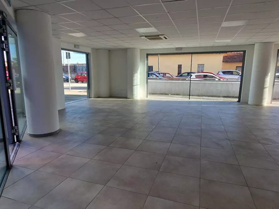 Immagine 13 di Negozio in vendita  in Piazza J.F. Kennedy, 67051 Avezzano AQ, Italia a Avezzano