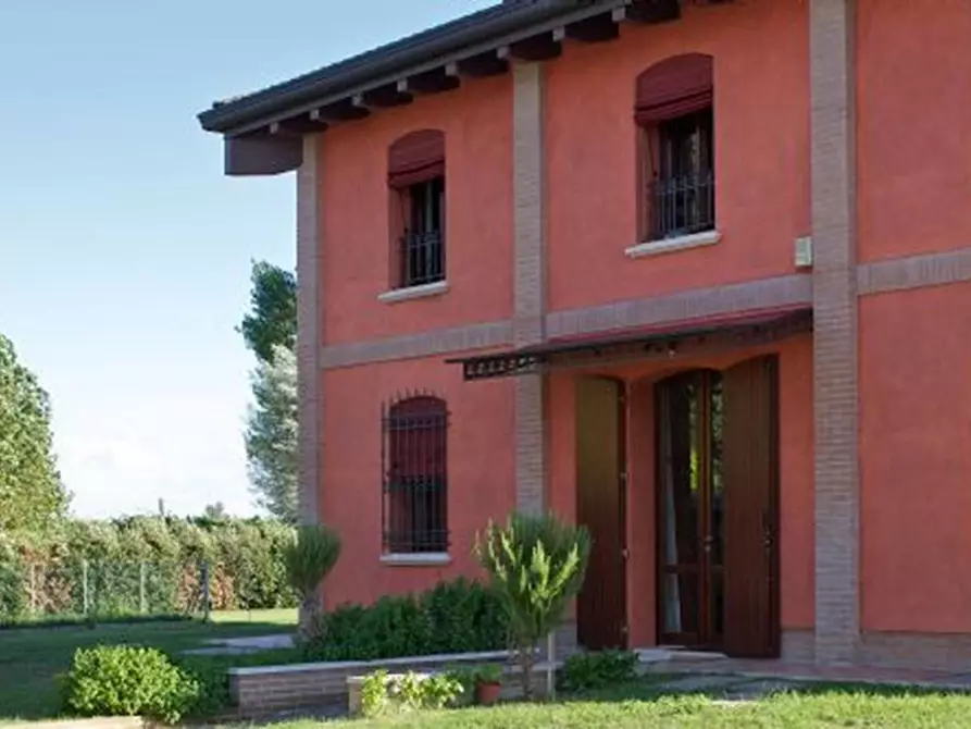 Immagine 1 di Villa in vendita  in Via Ragone, 56, 48125 Ragone RA, Italia a Ravenna