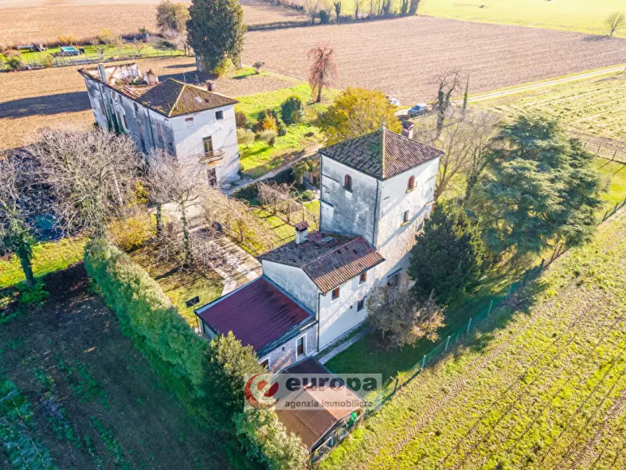 Immagine 1 di Villa in vendita  in Strada di Bertesina a Vicenza