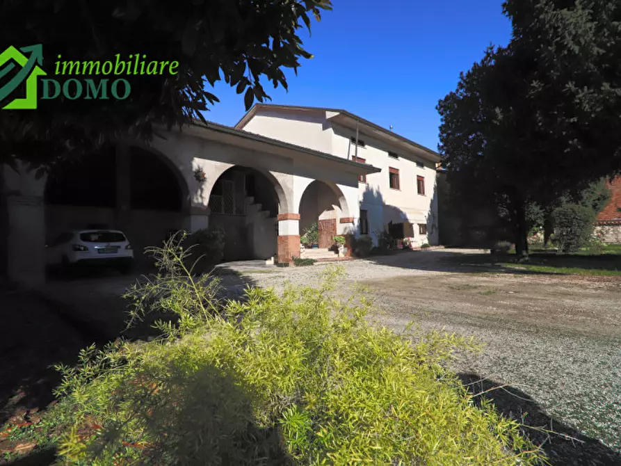 Immagine 2 di Rustico / casale in vendita  in Via Santa rita a Malo