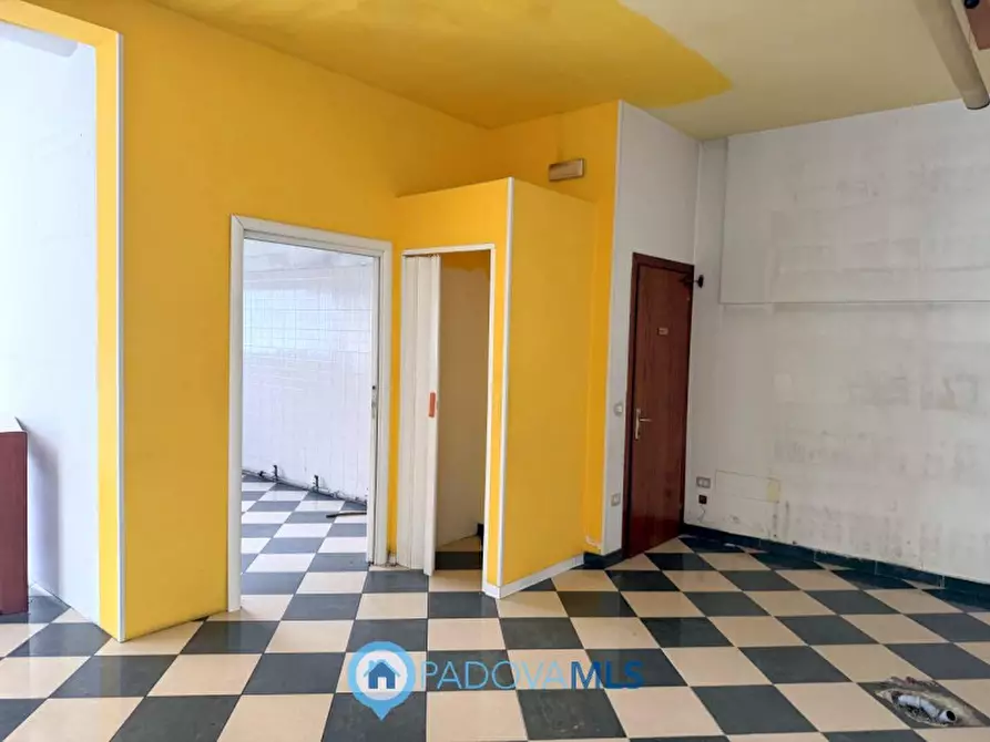 Immagine 9 di Negozio in vendita  in Via Noventana a Noventa Padovana