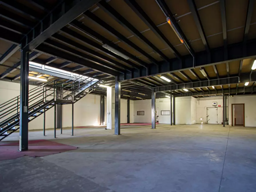 Immagine 1 di Capannone industriale in vendita  in Via per Motta Visconti a Casorate Primo