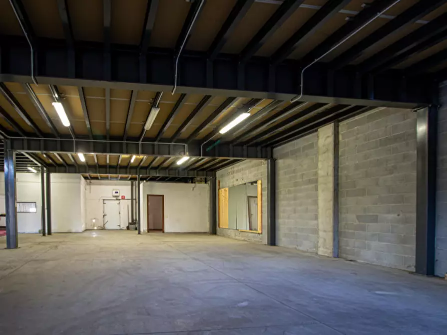 Immagine 2 di Capannone industriale in vendita  in Via per Motta Visconti a Casorate Primo