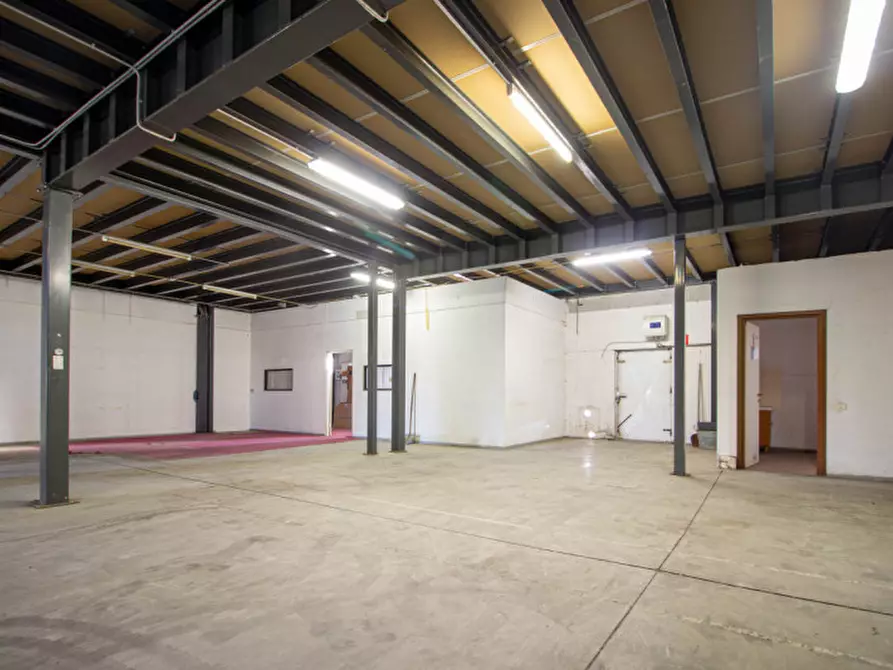 Immagine 4 di Capannone industriale in vendita  in Via per Motta Visconti a Casorate Primo