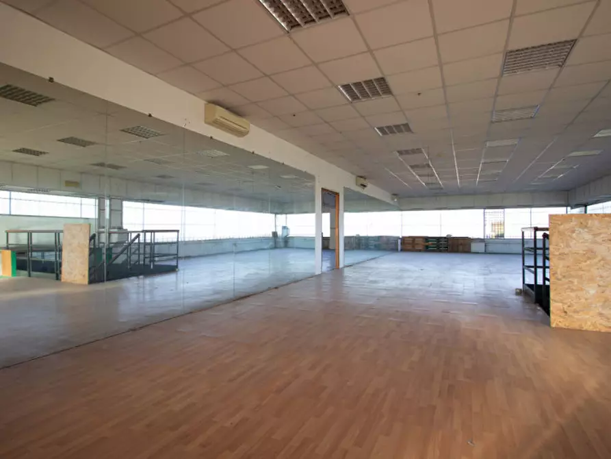Immagine 9 di Capannone industriale in vendita  in Via per Motta Visconti a Casorate Primo