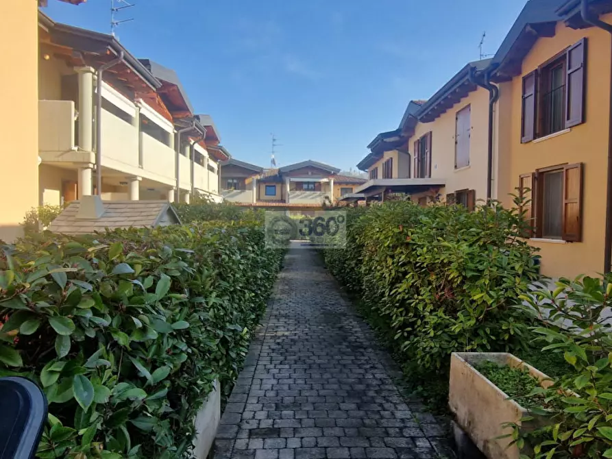 Immagine 3 di Appartamento in vendita  in Via dei Ciliegi a Gussago