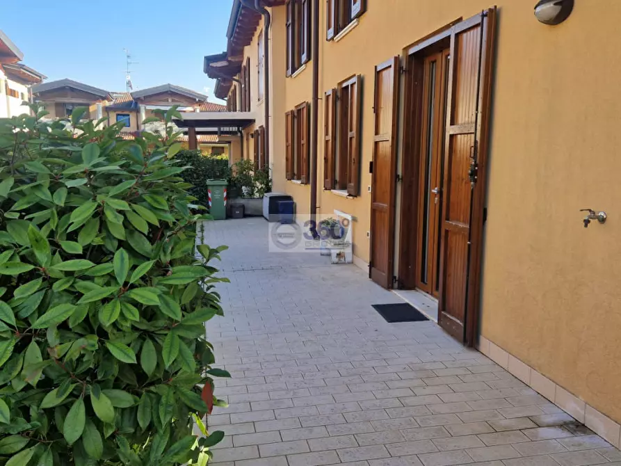 Immagine 5 di Appartamento in vendita  in Via dei Ciliegi a Gussago