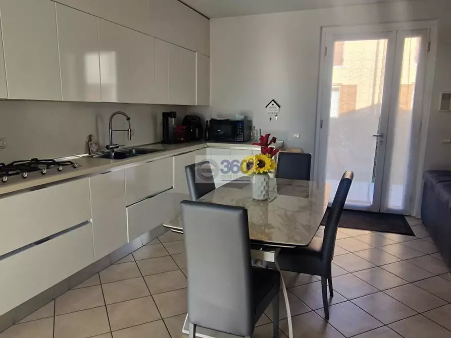 Immagine 8 di Appartamento in vendita  in Via dei Ciliegi a Gussago