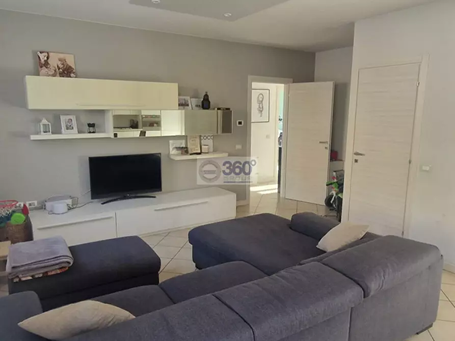 Immagine 11 di Appartamento in vendita  in Via dei Ciliegi a Gussago