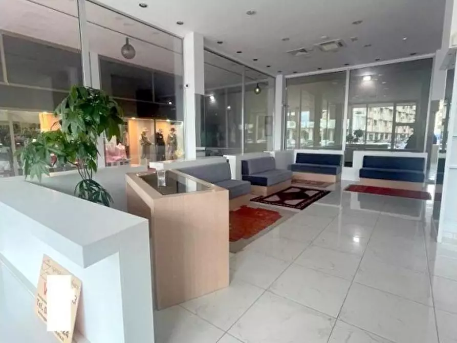 Immagine 10 di Negozio in vendita  in Via Alessandro Volta a Abano Terme