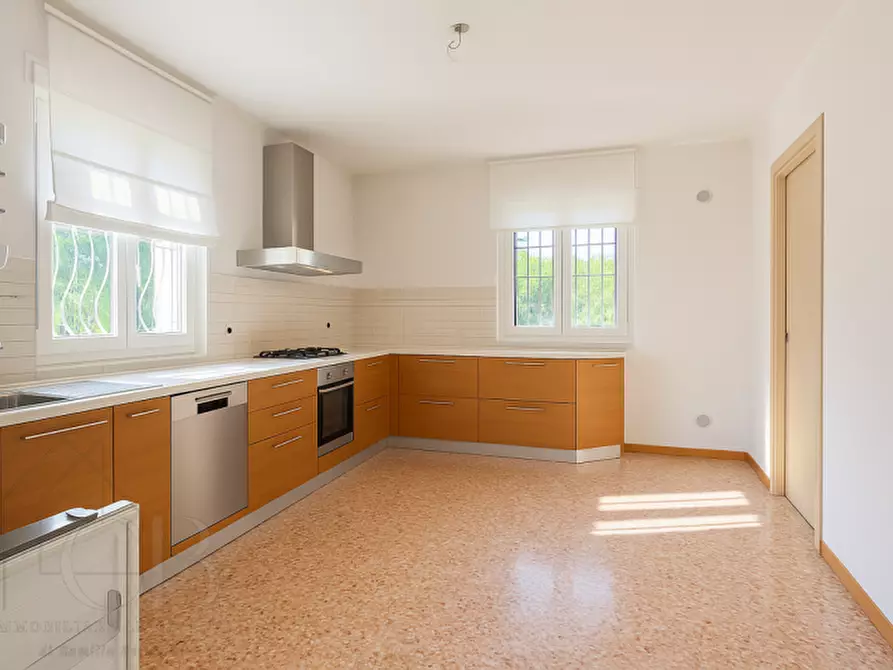 Immagine 2 di Casa indipendente in vendita  in Via Giovanni Salce a Padova