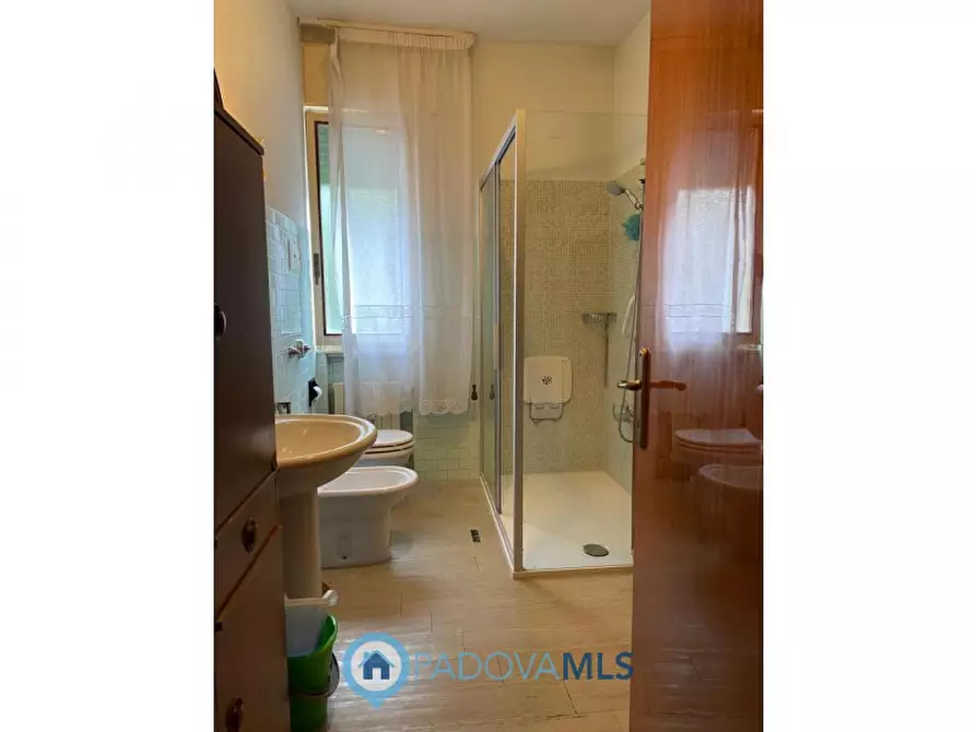 Immagine 11 di Appartamento in vendita  in Via Pascoli a Padova