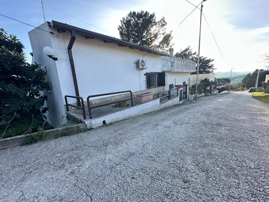 Immagine 1 di Villetta a schiera in vendita  a Matera