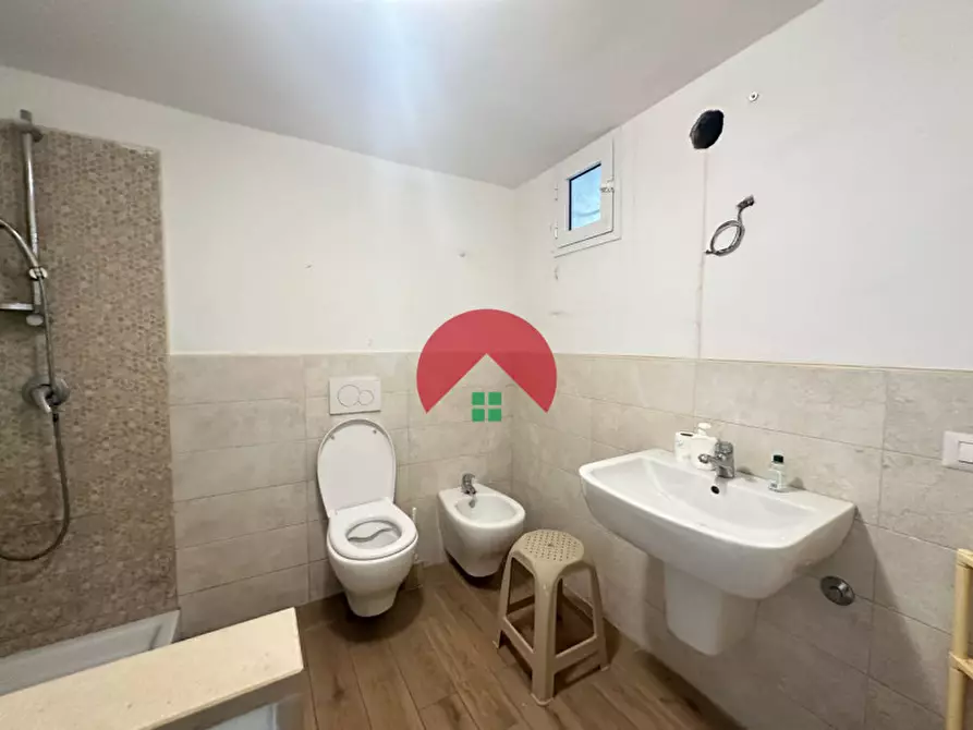 Immagine 4 di Magazzino in vendita  a Matera