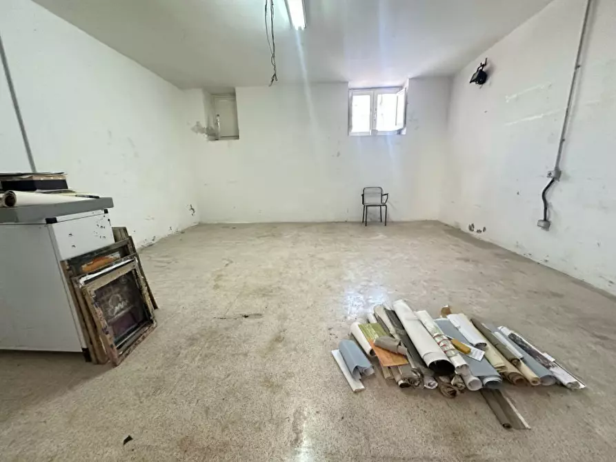 Immagine 6 di Magazzino in vendita  a Matera