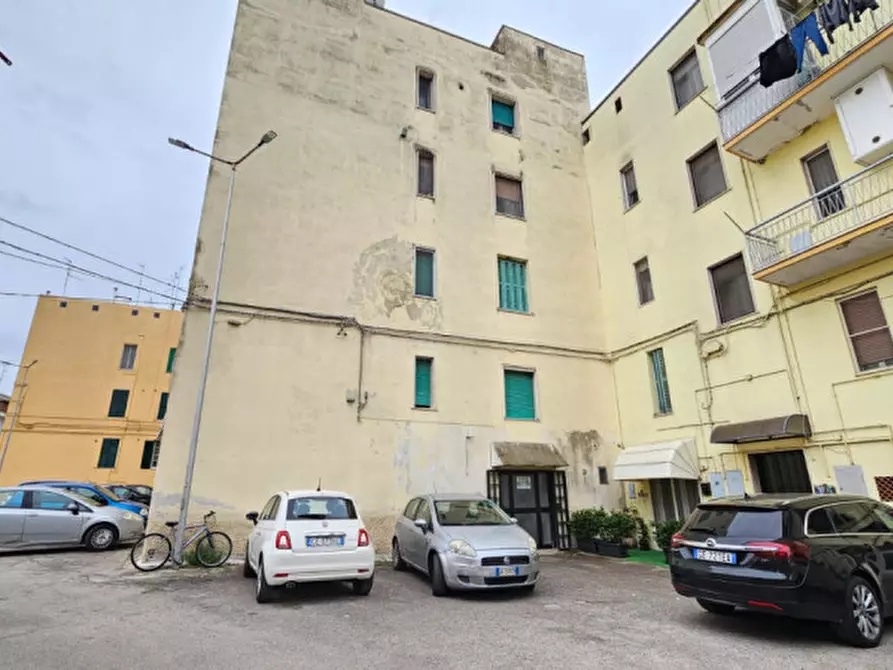 Immagine 12 di Magazzino in vendita  a Matera