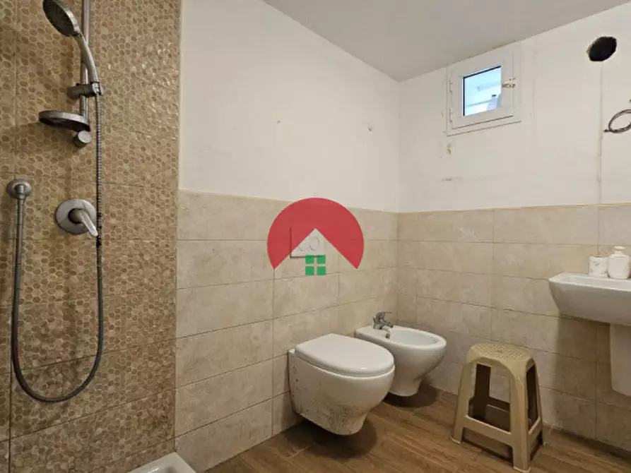 Immagine 13 di Magazzino in vendita  a Matera