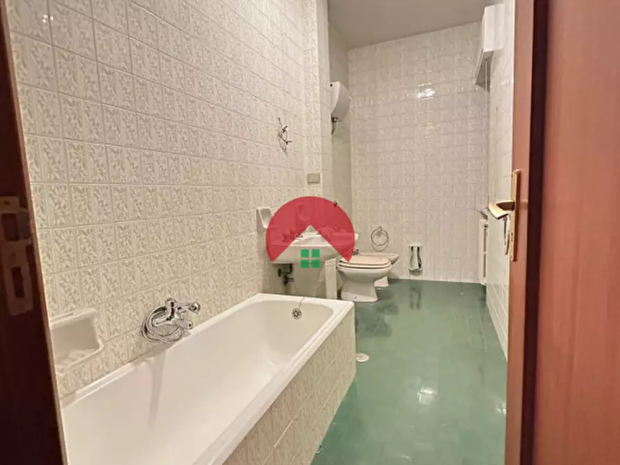 Immagine 11 di Appartamento in vendita  a Matera