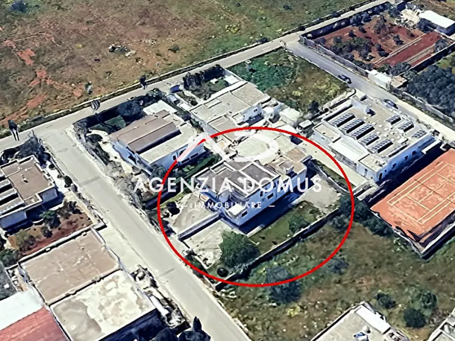 Immagine 1 di Laboratorio in vendita  a Racale