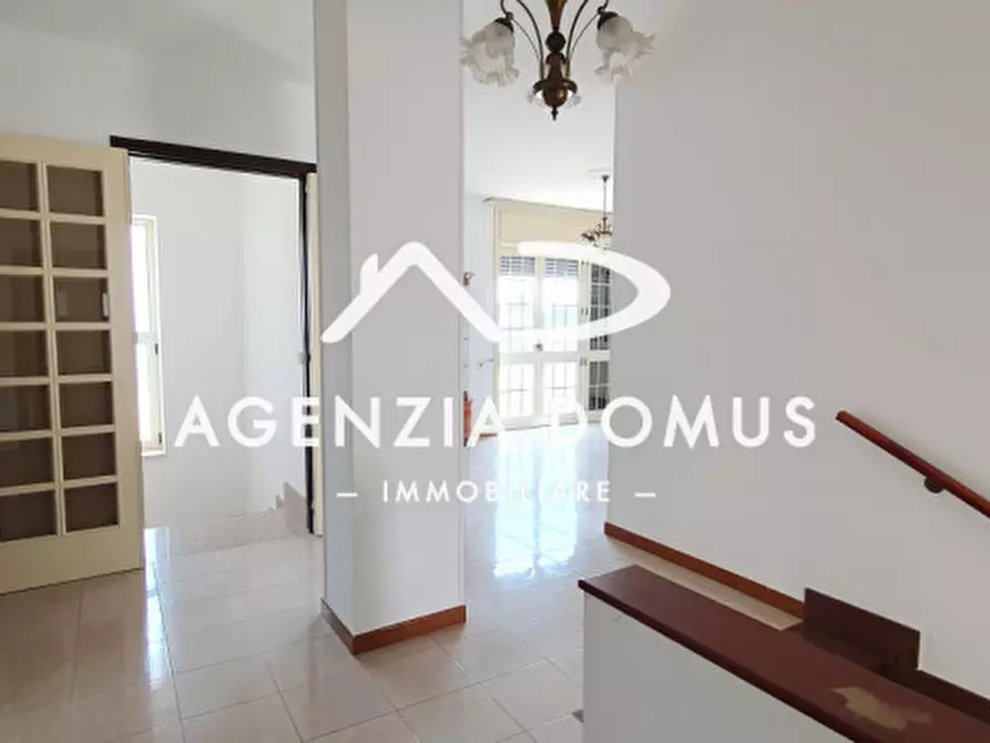 Immagine 9 di Laboratorio in vendita  a Racale