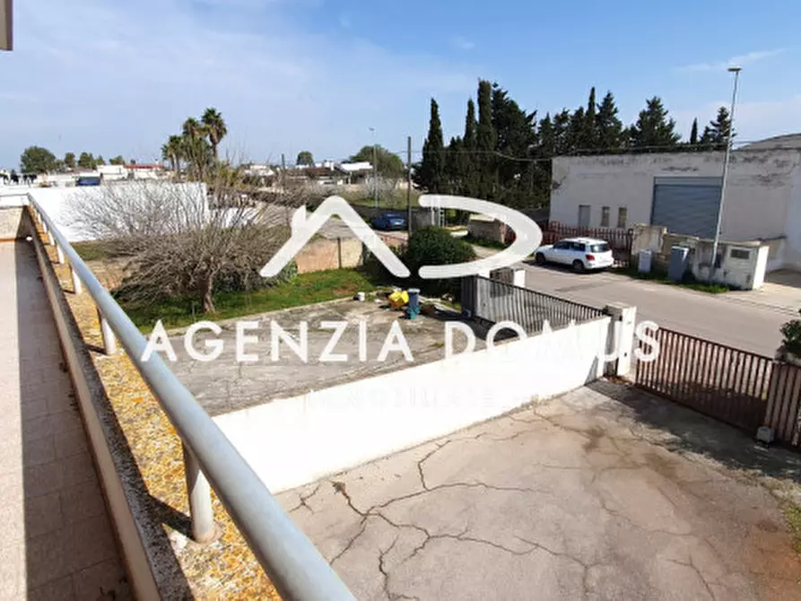 Immagine 12 di Laboratorio in vendita  a Racale