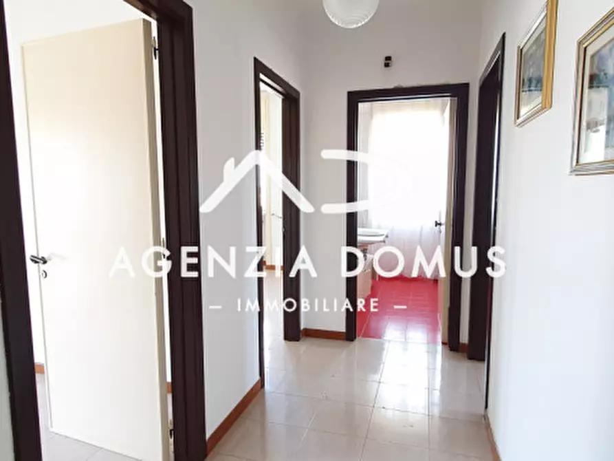 Immagine 16 di Laboratorio in vendita  a Racale