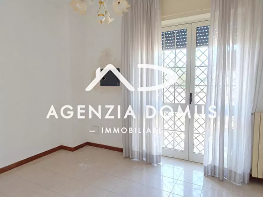 Immagine 17 di Laboratorio in vendita  a Racale