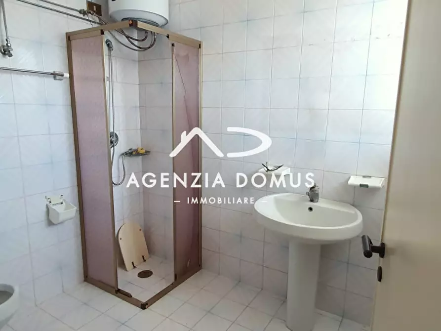 Immagine 22 di Laboratorio in vendita  a Racale