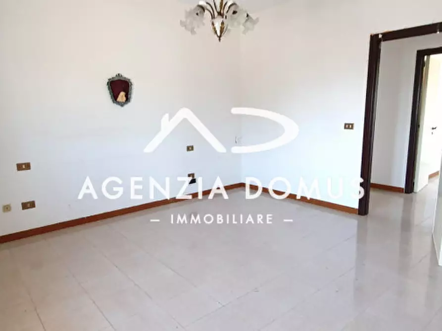 Immagine 24 di Laboratorio in vendita  a Racale