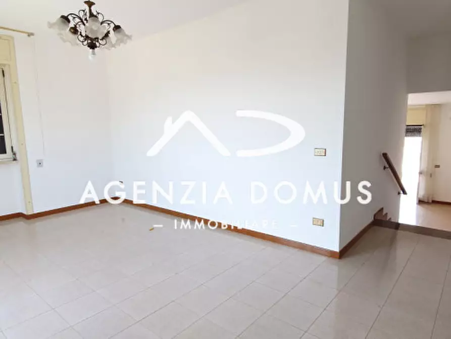 Immagine 28 di Laboratorio in vendita  a Racale