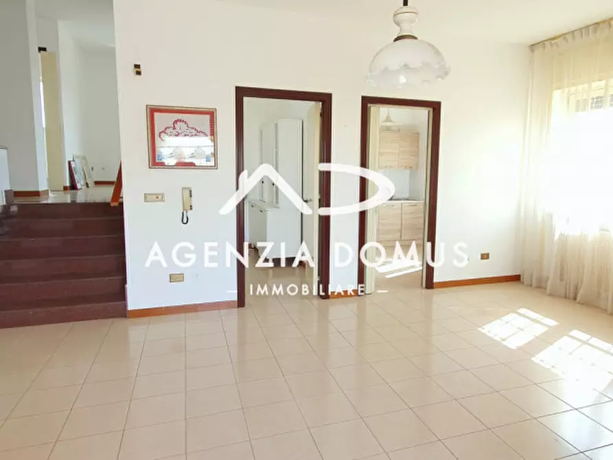 Immagine 29 di Laboratorio in vendita  a Racale