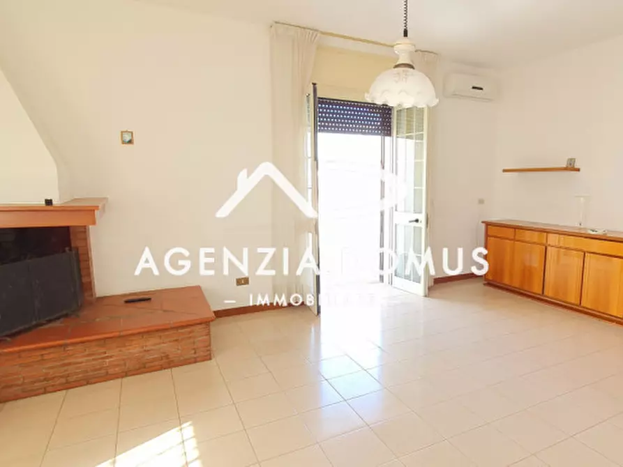 Immagine 33 di Laboratorio in vendita  a Racale