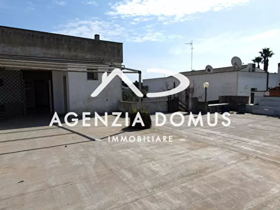 Immagine 37 di Laboratorio in vendita  a Racale