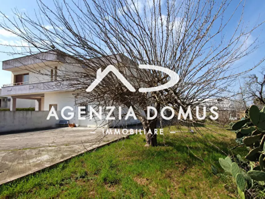 Immagine 45 di Laboratorio in vendita  a Racale