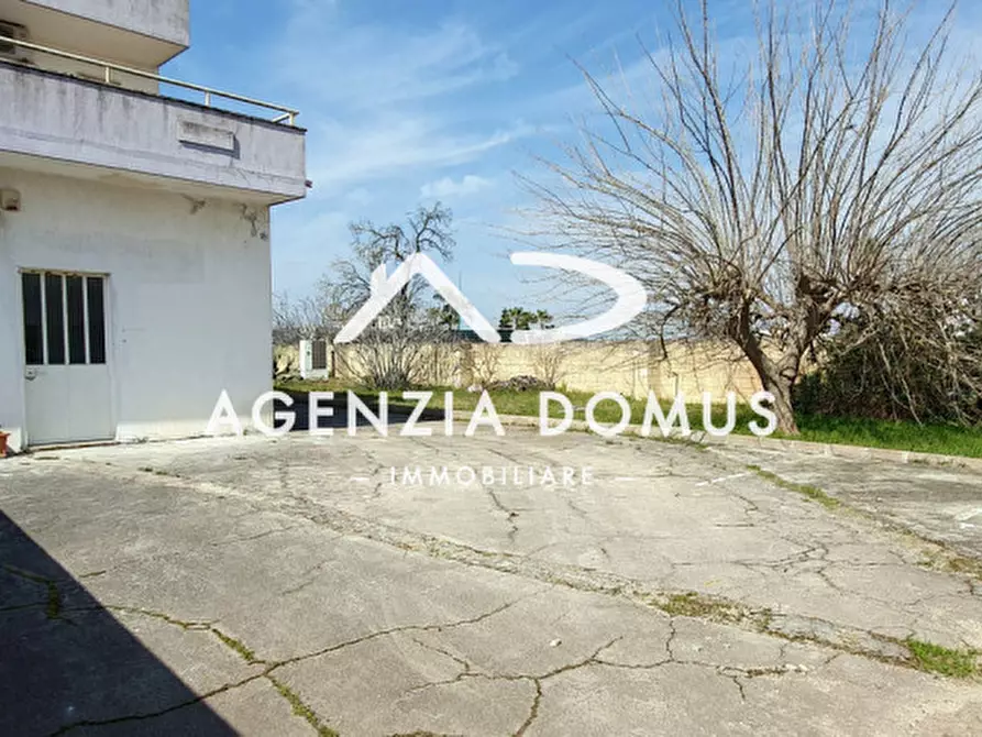 Immagine 50 di Laboratorio in vendita  a Racale