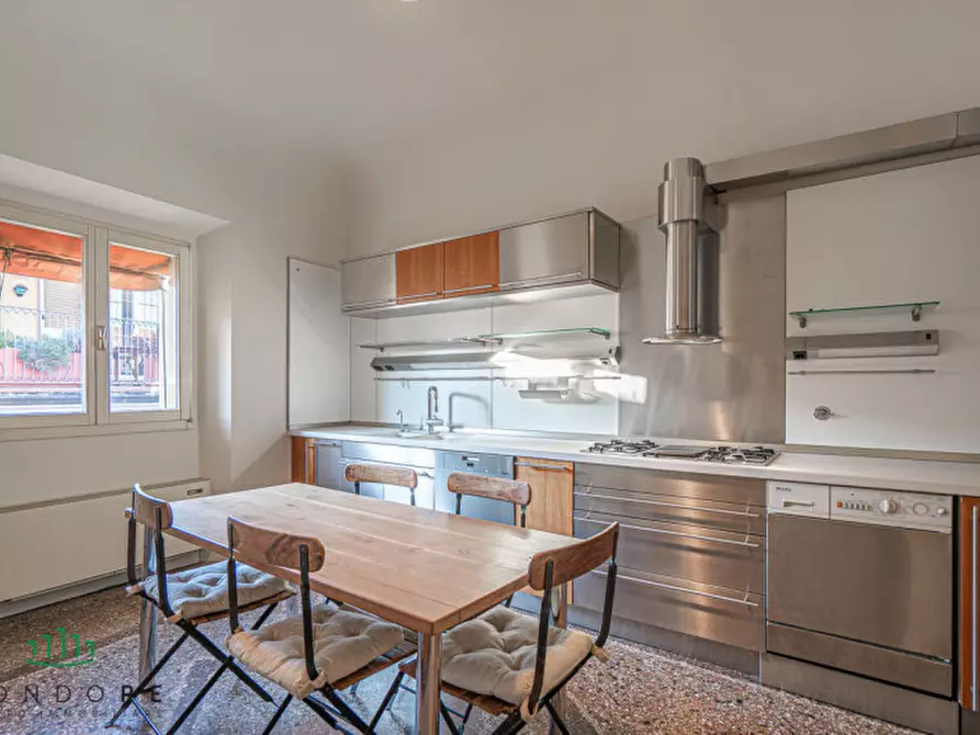 Immagine 13 di Appartamento in vendita  in Via Castiglione a Bologna