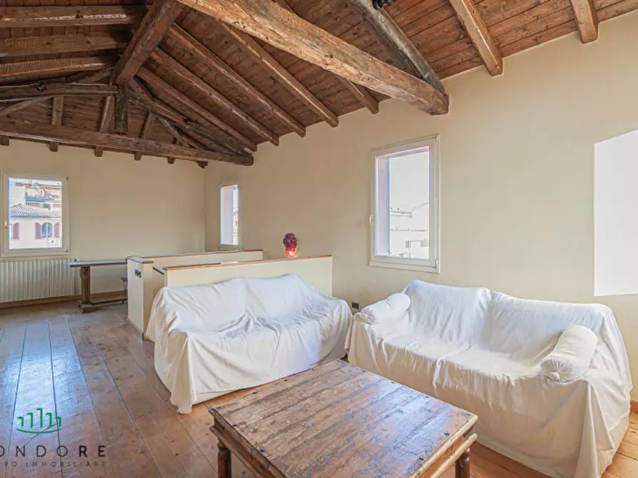 Immagine 27 di Appartamento in vendita  in Via Castiglione a Bologna