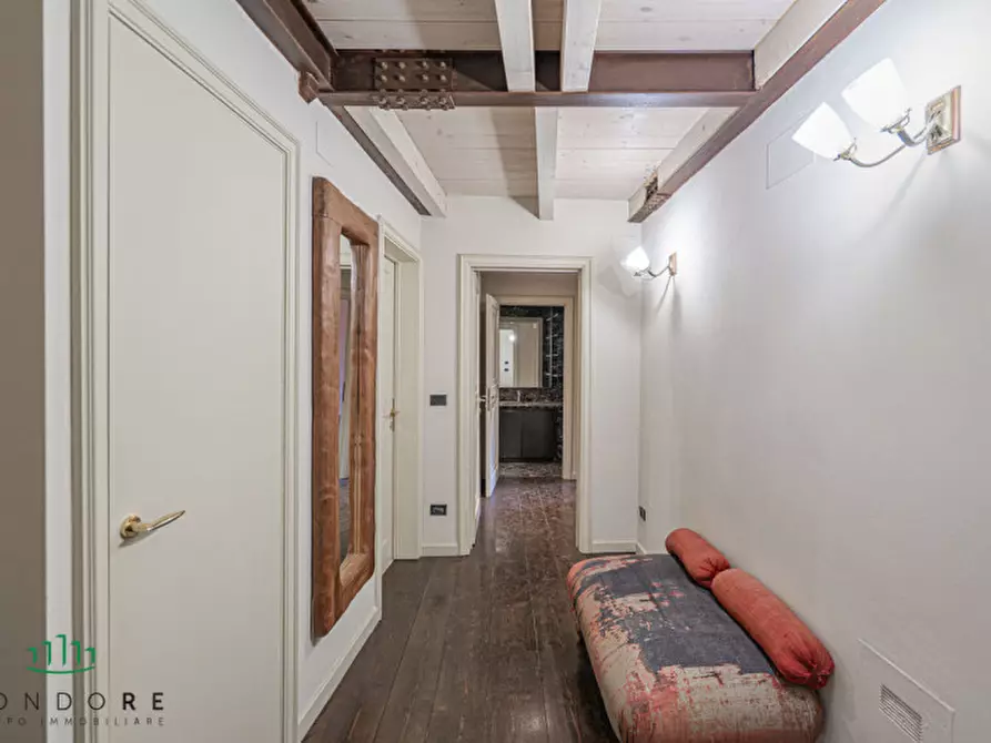 Immagine 35 di Appartamento in vendita  in Via Castiglione a Bologna