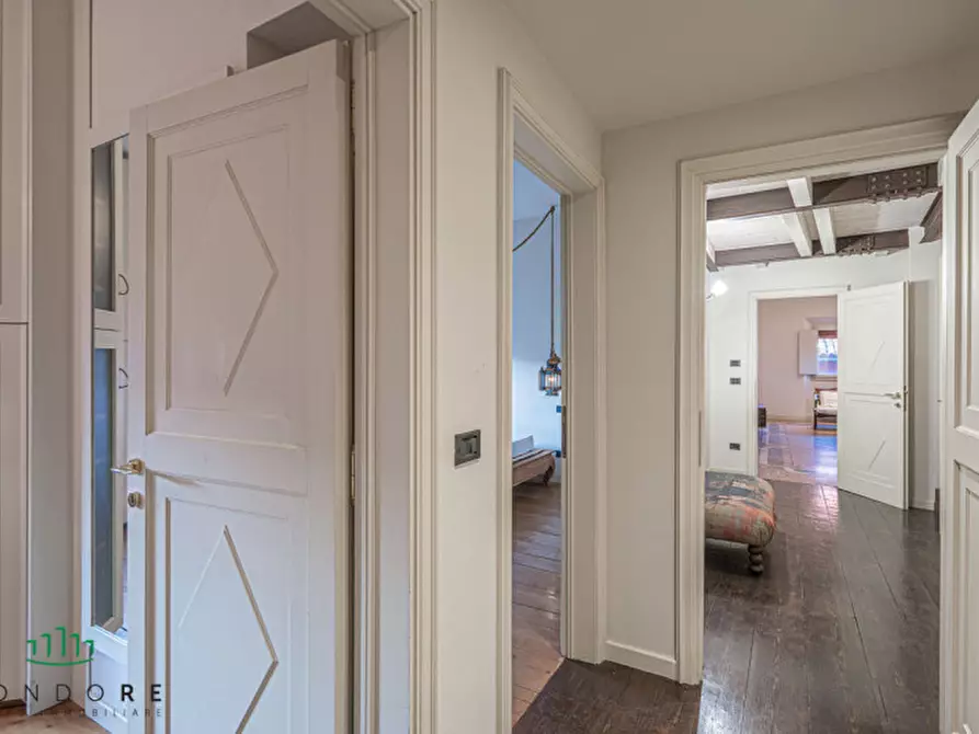 Immagine 38 di Appartamento in vendita  in Via Castiglione a Bologna