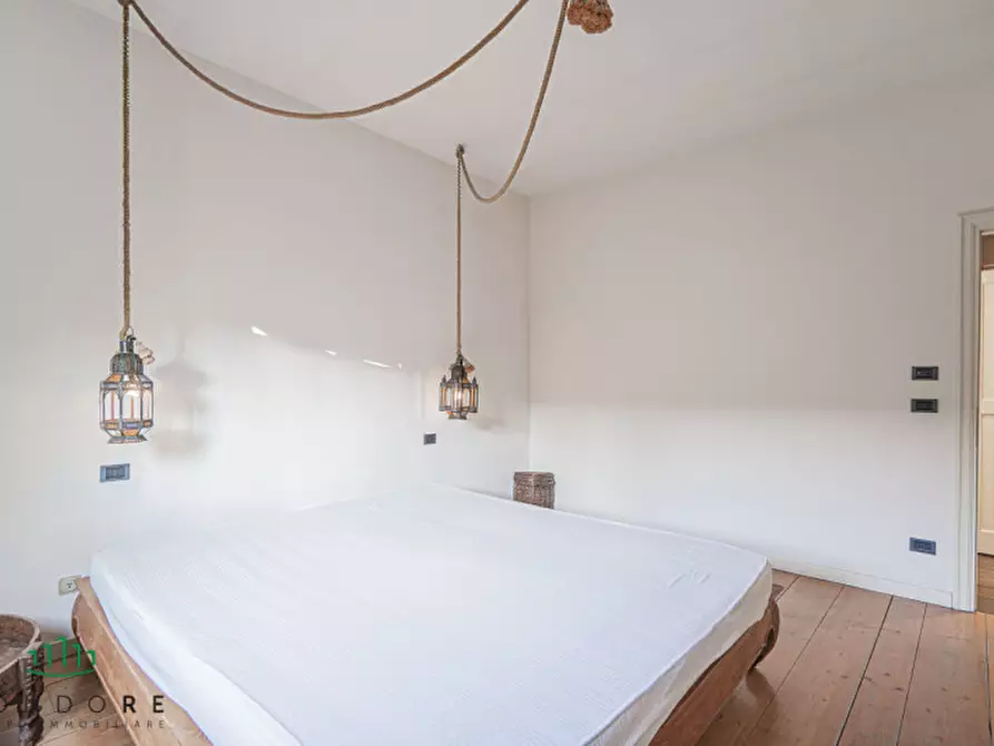 Immagine 42 di Appartamento in vendita  in Via Castiglione a Bologna